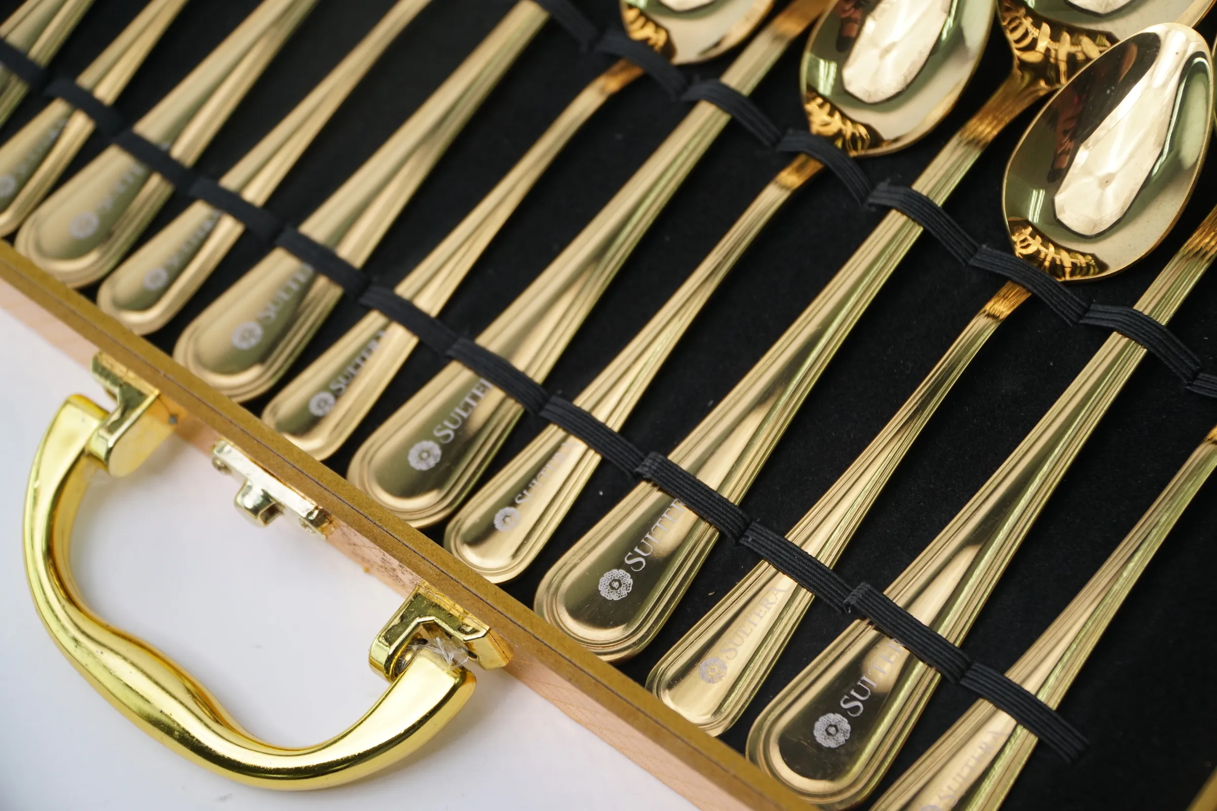 Premium Cutlery Set – 24 Pcs – Gold - Image 3